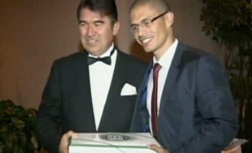 Jogador Alex é convidado de honra na festa do Dia da República da Turquia