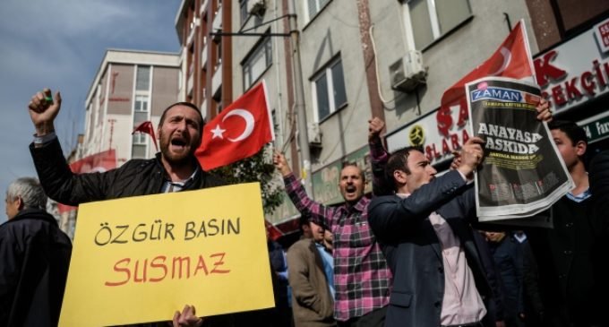 Turquia coloca sob seu controle o jornal Zaman