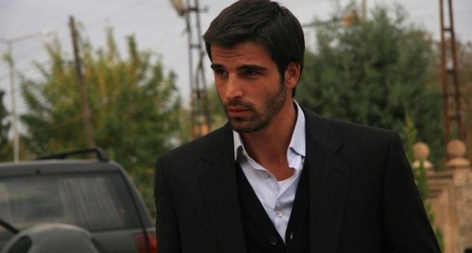 Brasileiras ficam apaixonadas por galã turco intérprete de Boran em Sila