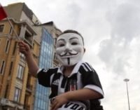 Retaliação a críticos ao governo Erdogan