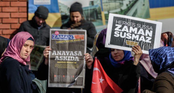 Porque Erdogan quer dominar toda a mídia turca?