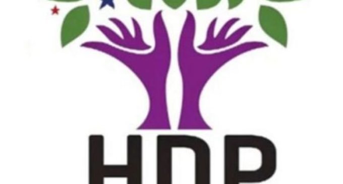 Homem atira no escritório de partido pró-curdo