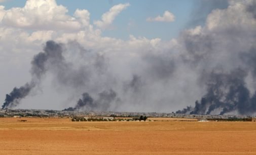 Forças bloqueiam na Síria rota do EI à Turquia