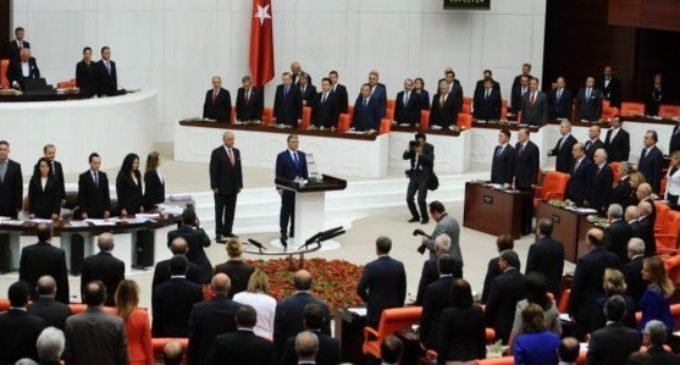 Turquia elimina imunidade parlamentar