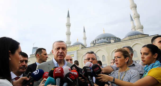 Trump e Erdogan, reis da mentira e da teoria da conspiração
