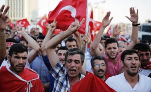 As turbas islamistas de Erdogan sabem que sua hora finalmente chegou