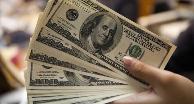 Dólar fecha em queda após fracasso de golpe na Turquia