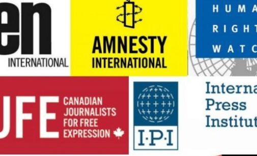 Vigilantes dos direitos e grupos de imprensa exortam a Turquia a acabar com abusos de emergência