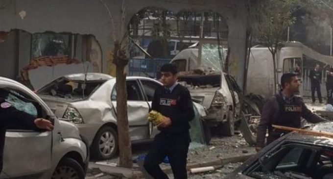 Explosão de moto perto de delegacia em Istambul fere 5
