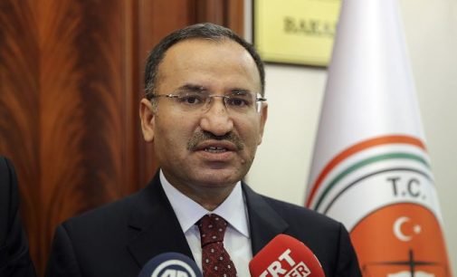 Ministro da Justiça diz que o PKK está por detrás do atentado terrorista em Esmirna
