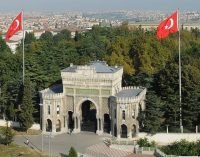 Multidão radical ataca Universidade de Istambul, entoa “Vida longa à nossa luta islâmica”