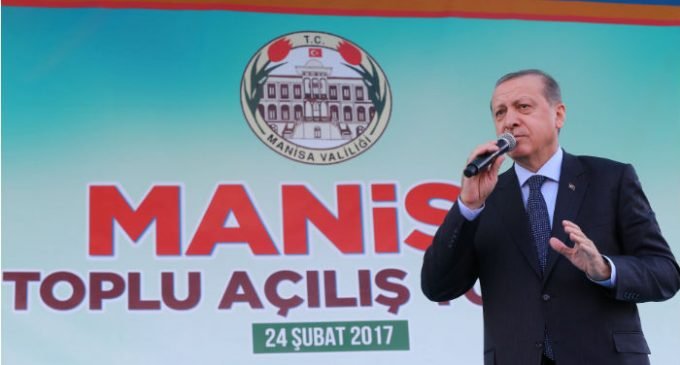 Erdogan diz que a Turquia pode realizar outro referendo sobre a pena capital