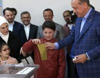 Opositores de Erdogan alegam fraude e tentam anular referendo da Turquia