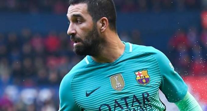 Arda Turan rejeita volta à Turquia