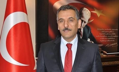 O governador de Samsun diz que os professores podem bater nos alunos para discipliná-los