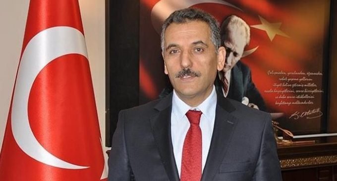 O governador de Samsun diz que os professores podem bater nos alunos para discipliná-los