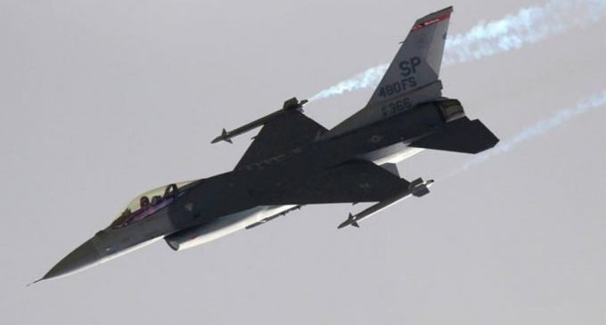 Turquia detém dezenas de membros da Força Aérea por supostos laços com clérigo de oposição