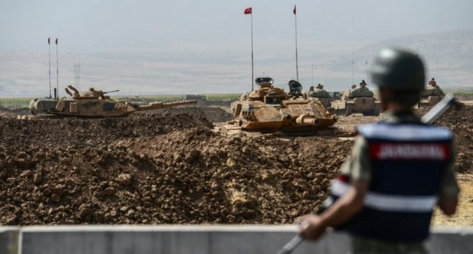 Turquia instala “postos de observação” na província síria de Idlib