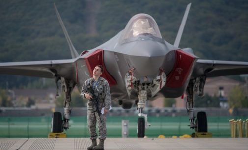 Senadores dos EUA tentam bloquear entrega do F-35 na Turquia devido a pastor americano preso