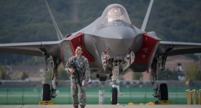 Senadores dos EUA tentam bloquear entrega do F-35 na Turquia devido a pastor americano preso