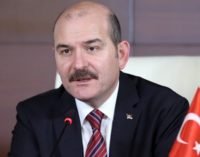 Telefones celulares do ministro do Interior grampeados por policiais sob seu comando