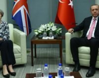 HRW exorta May a falar claramente sobre direitos humanos durante visita de Erdogan