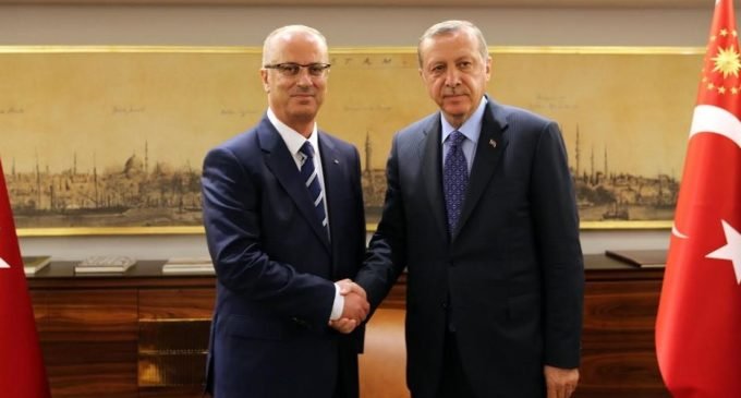 Milhares participam de ato pró – palestinos convocado por Erdogan em Istambul