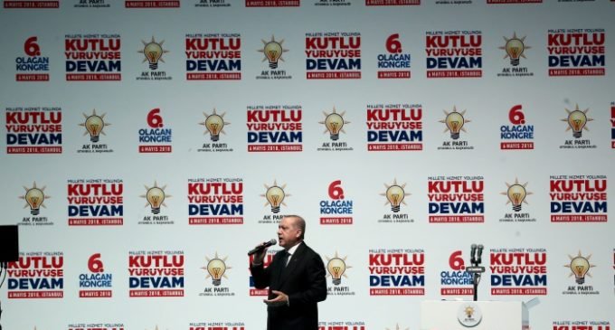 Erdogan anuncia manifesto eleitoral e promete consertar economia
