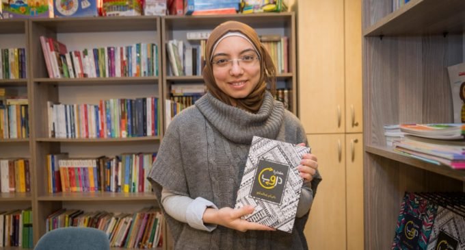 Refugiada síria abre livraria árabe na Turquia