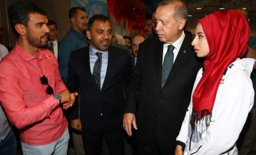 Piloto campeão mundial Kenan Sofuoglu deve se aposentar por ordem de Erdoğan