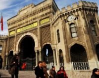 Turquia proíbe admissões de estudantes a 16 departamentos de língua francesa