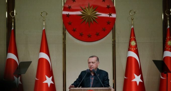 Erdogan discute com estudante de jornalismo