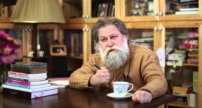 Ali Nesin, famoso matemático turco, ganha prestigioso Prêmio Leelavati