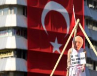 Turco de movimento opositor é preso no Brasil após pedido de Erdogan