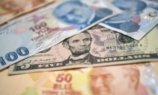 Mercados turcos caem sob ameaça de sanções dos EUA