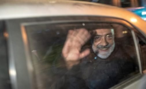 Anistia lança campanha exigindo libertação do jornalista Ahmet Altan