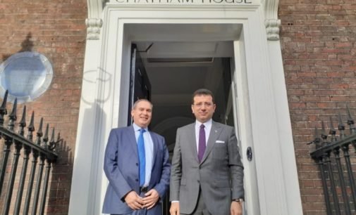 Prefeito de Istambul busca financiamento no exterior