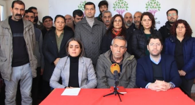 Ministro de Erdogan bloqueia ajuda do HDP ao terremoto