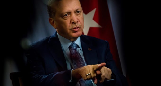 Erdogan promete punir aqueles que ‘contrabandeiam’ dólares da Turquia