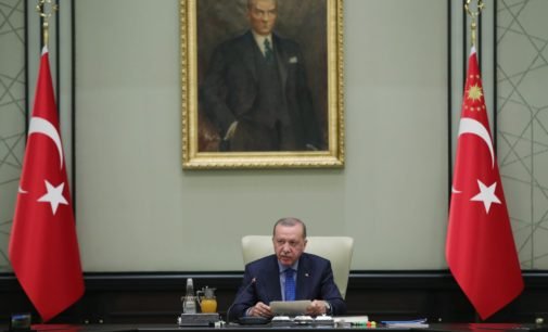 Assassinato de curdos na Turquia provoca acusações de discriminação