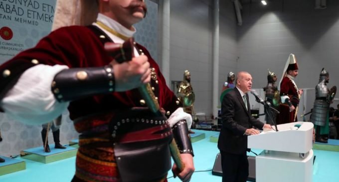 Rejeição do legado otomano ligada ao comportamento do governo turco