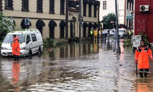 Enchentes deixam 1 morto e 8 feridos em Istambul