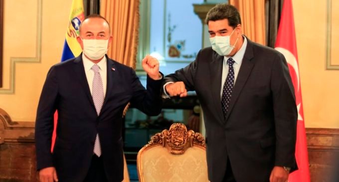 Nicolás Maduro recebe chanceler de Recep Tayyip Erdogan