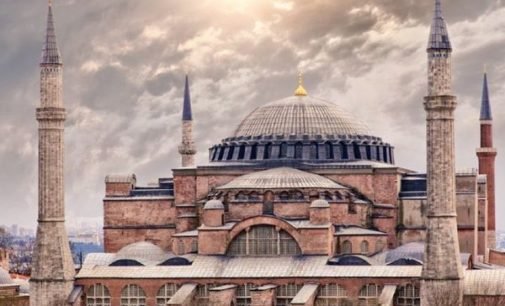 Como Erdoğan está erodindo a identidade única da Turquia?