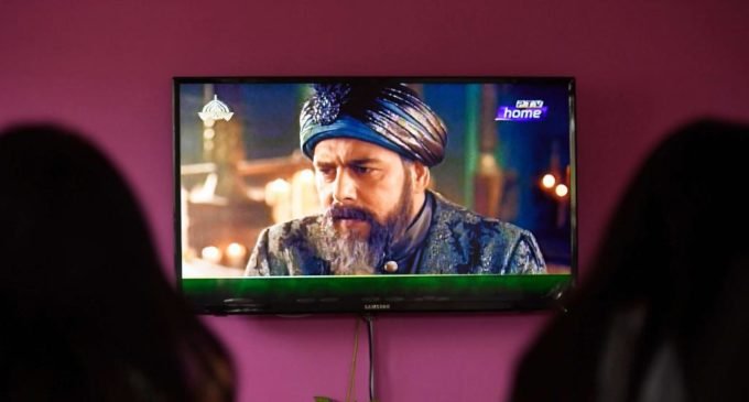Jornalista detido por comentário sobre “Diriliş Ertuğrul” e resumo sobre a Turquia