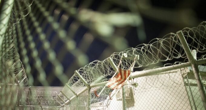Condições desoladoras no campo de migrantes na Grécia levam o jovem ao suicídio
