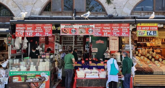 Linha de fome supera o salário mínimo na Turquia