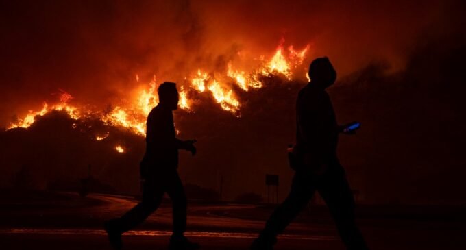 RTÜK da Turquia pune 6 estações de TV por sua cobertura dos incêndios florestais