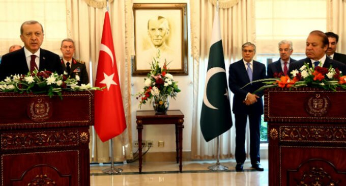 Turquia trabalhará com Paquistão para deter nova onda de migrantes afegãos