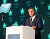 Erdoğan impediu o julgamento de ex-ministros por corrupção, diz o ex-PM